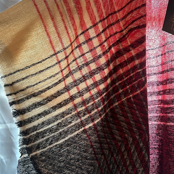 Shawl - Picture 4 of 5